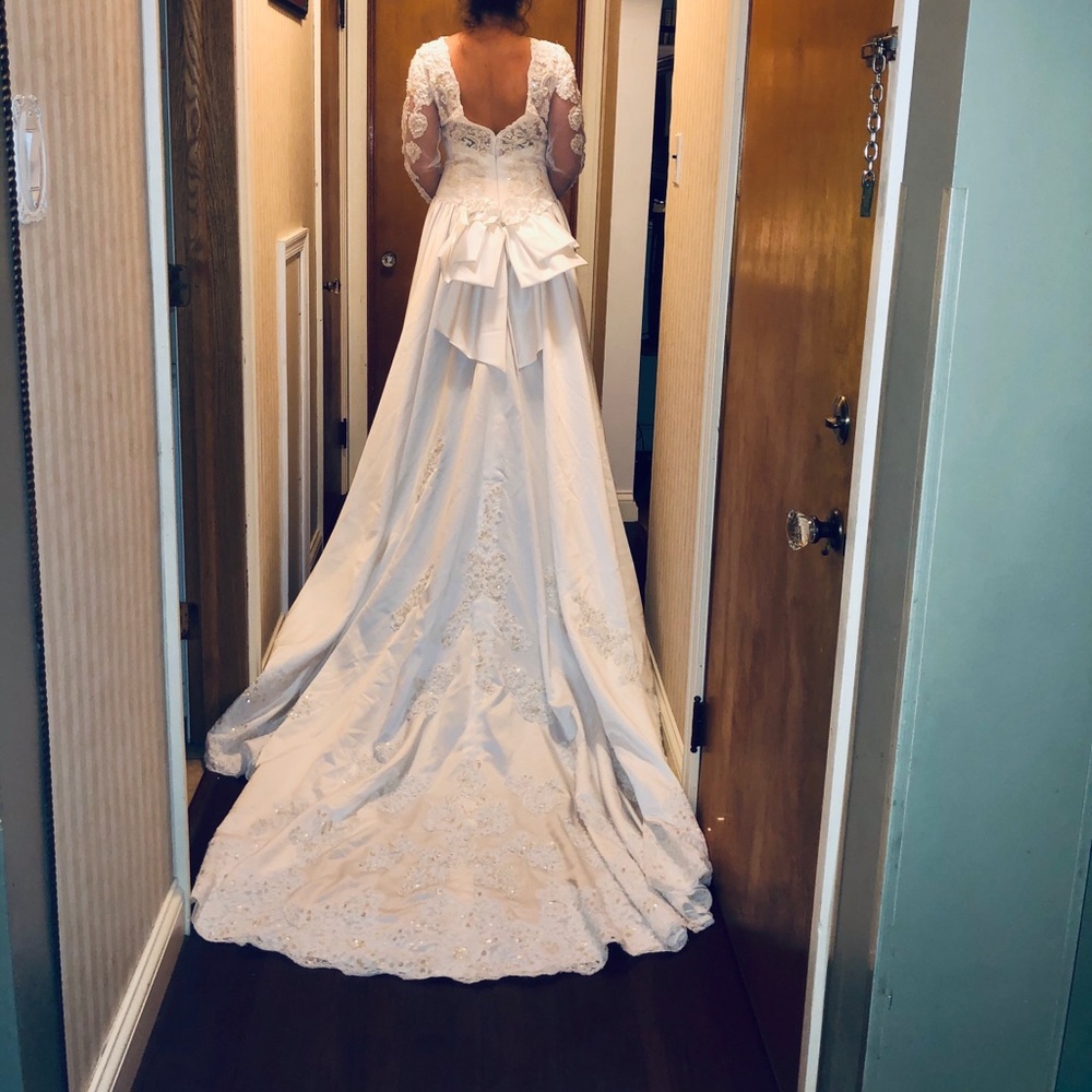 Vintage wedding dress! Moonlight size 12!